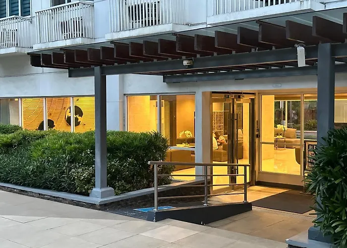 A & M Vacay - Sea Residences Mall Of Pasay 4*